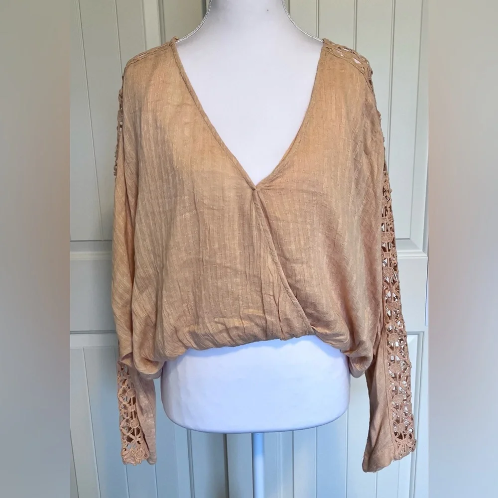 Free People NWT Runaway Peach Crochet Sleeve Blouse XS